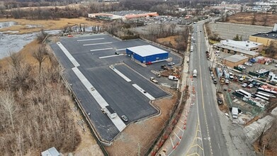 2577 Forest Ave, Staten Island, NY à louer Photo de l’immeuble– Image 2 sur 10