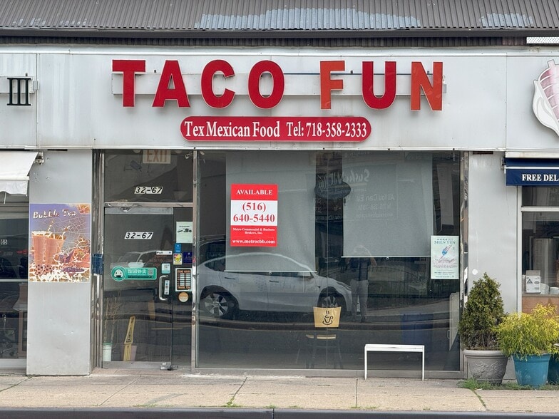 3267 Francis Lewis Blvd, Flushing, NY à louer - Photo principale – Image 1 sur 2