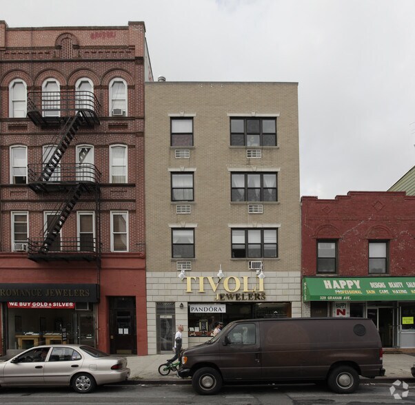 327 Graham Ave, Brooklyn, NY à louer - Photo de l’immeuble – Image 2 sur 5