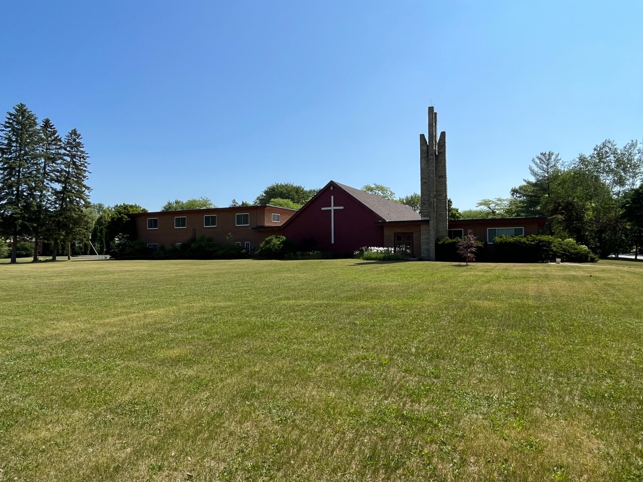 1717 E Sugnet Rd, Midland, MI à vendre Photo principale– Image 1 sur 15