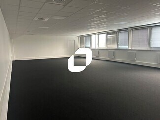 Plus de détails pour Rue De La Pâture, Carrières-sur-Seine - Bureau à louer