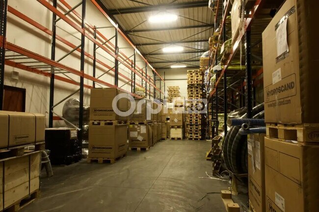 Plus de détails pour Bureau, Local d'activités à louer