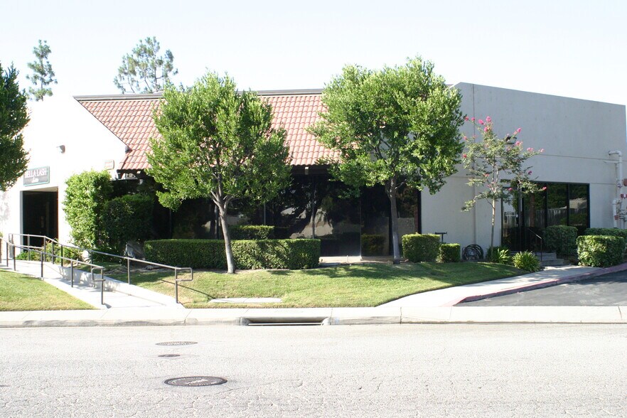 5301 Office Park Dr, Bakersfield, CA à louer - Photo de l’immeuble – Image 1 sur 15
