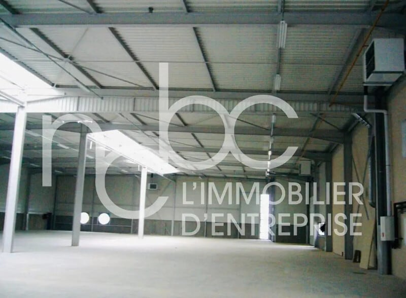 Local d’activités dans Chaponnay à louer - Photo de l’immeuble – Image 2 sur 8