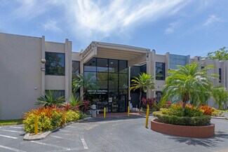 Plus de détails pour 440 E Sample Rd, Pompano Beach, FL - Bureau à louer