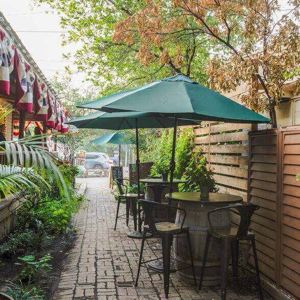 314 Wimberley Square Store & Restaurant portefeuille de 3 biens à vendre sur LoopNet.fr - Photo de l’immeuble – Image 3 sur 28