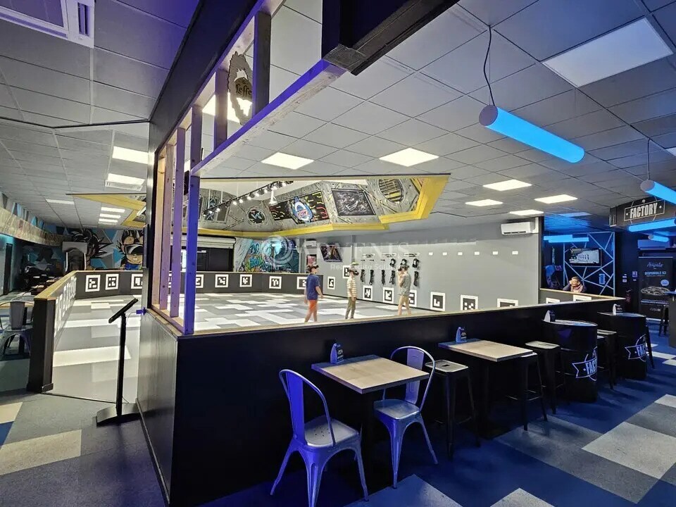 Local commercial dans Marzy à vendre Photo intérieure– Image 1 sur 4