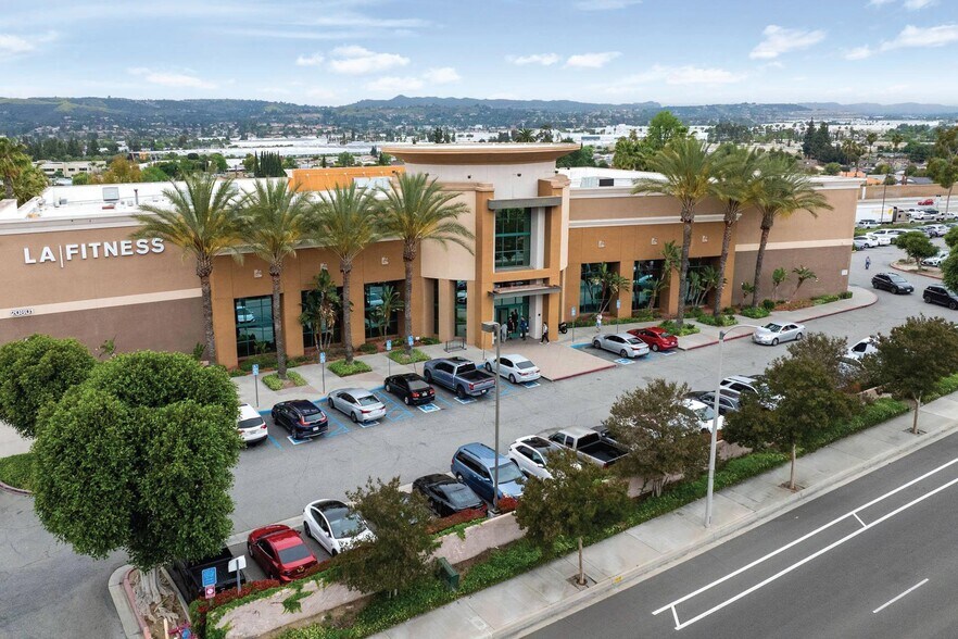 20801 Golden Springs Dr, Walnut, CA à vendre - Photo de l’immeuble – Image 3 sur 8