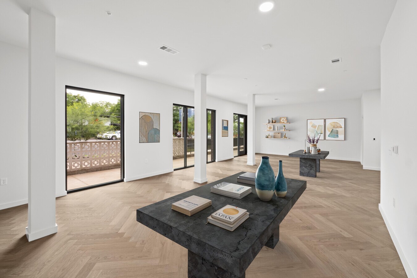 2209 S First St, Austin, TX 78704 - Lot 108 -  - Photo intérieure - Image 1 of 23