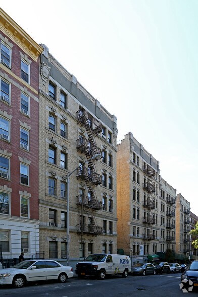 520-526 W 136th St, New York, NY à louer - Photo de l’immeuble – Image 2 sur 3
