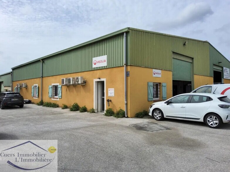 Local commercial dans Solliès-Pont à louer - Photo de l’immeuble – Image 1 sur 20