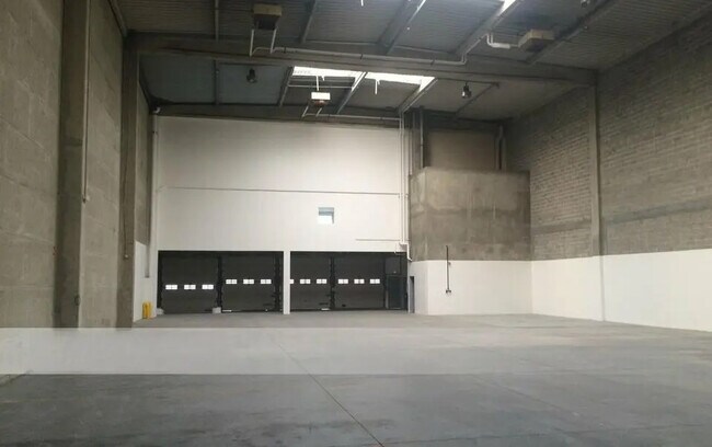 Plus de détails pour Bureau, Local d'activités à louer