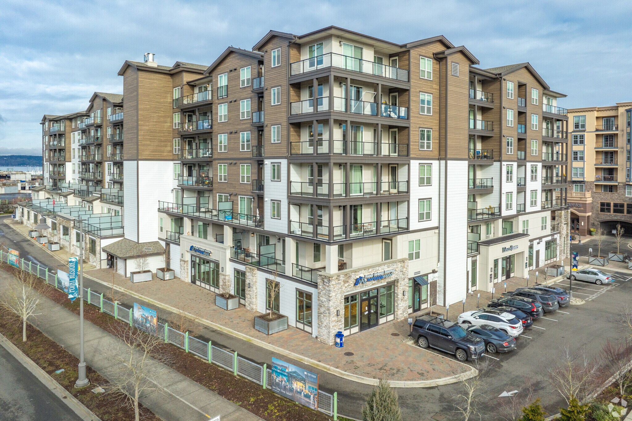 5020 Main St, Ruston, WA à louer Photo principale– Image 1 sur 6