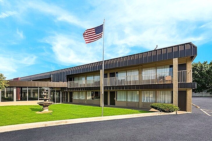 2545 N 5th Street Hwy, Reading, PA à vendre - Photo de l’immeuble – Image 2 sur 11