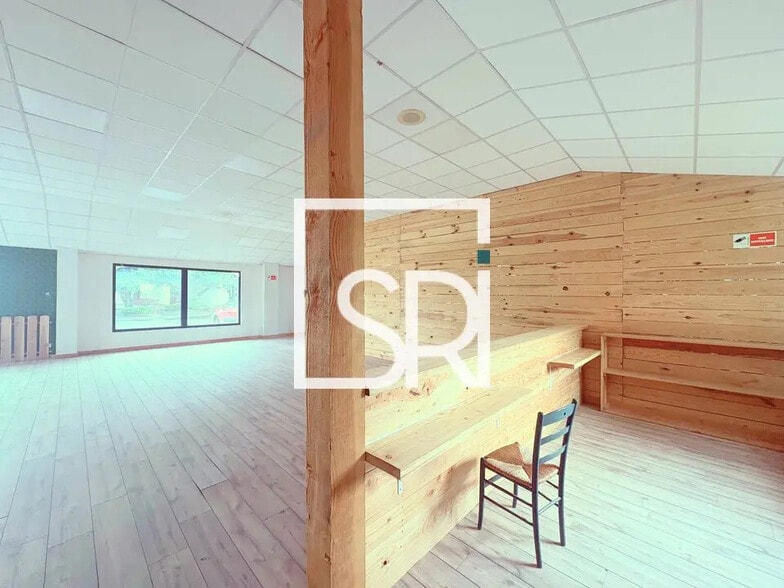 Local commercial dans Le Cendre à louer - Photo de l’immeuble – Image 3 sur 10