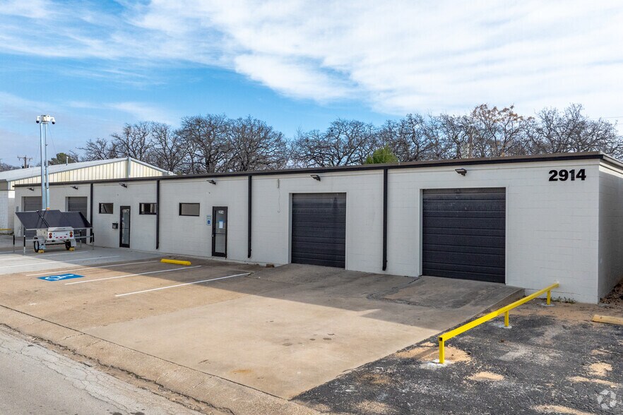 2914 Edith Ln, Haltom City, TX à vendre - Photo de l’immeuble – Image 2 sur 28