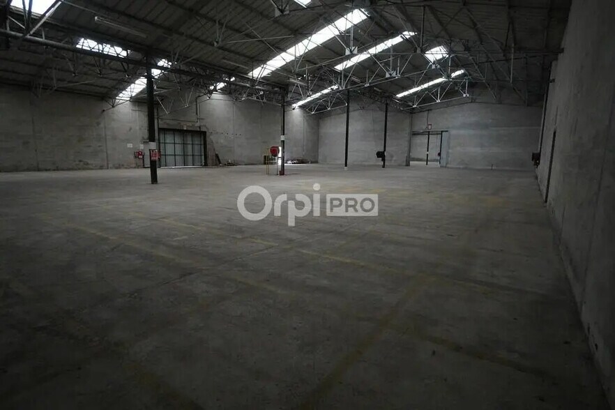 Local d'activités dans Selongey à vendre - Photo de l’immeuble – Image 1 sur 12