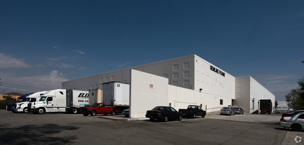 2507 Medford St, Los Angeles, CA à louer - Photo de l’immeuble – Image 3 sur 6