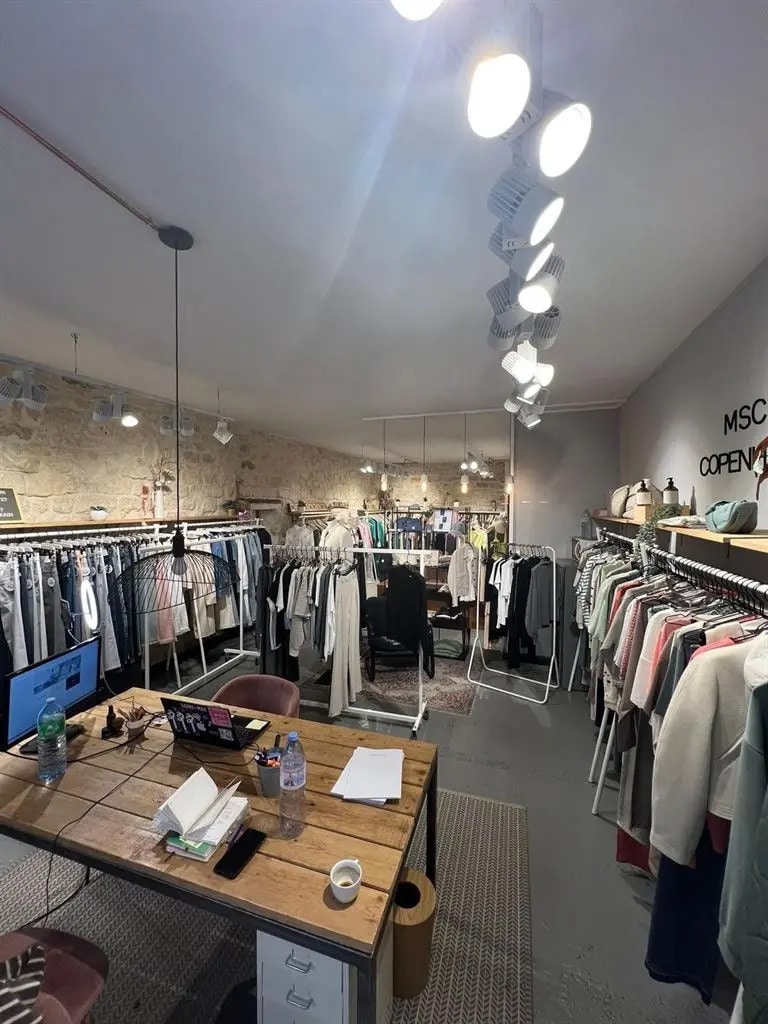 Local commercial dans Paris à louer Photo intérieure– Image 1 sur 3