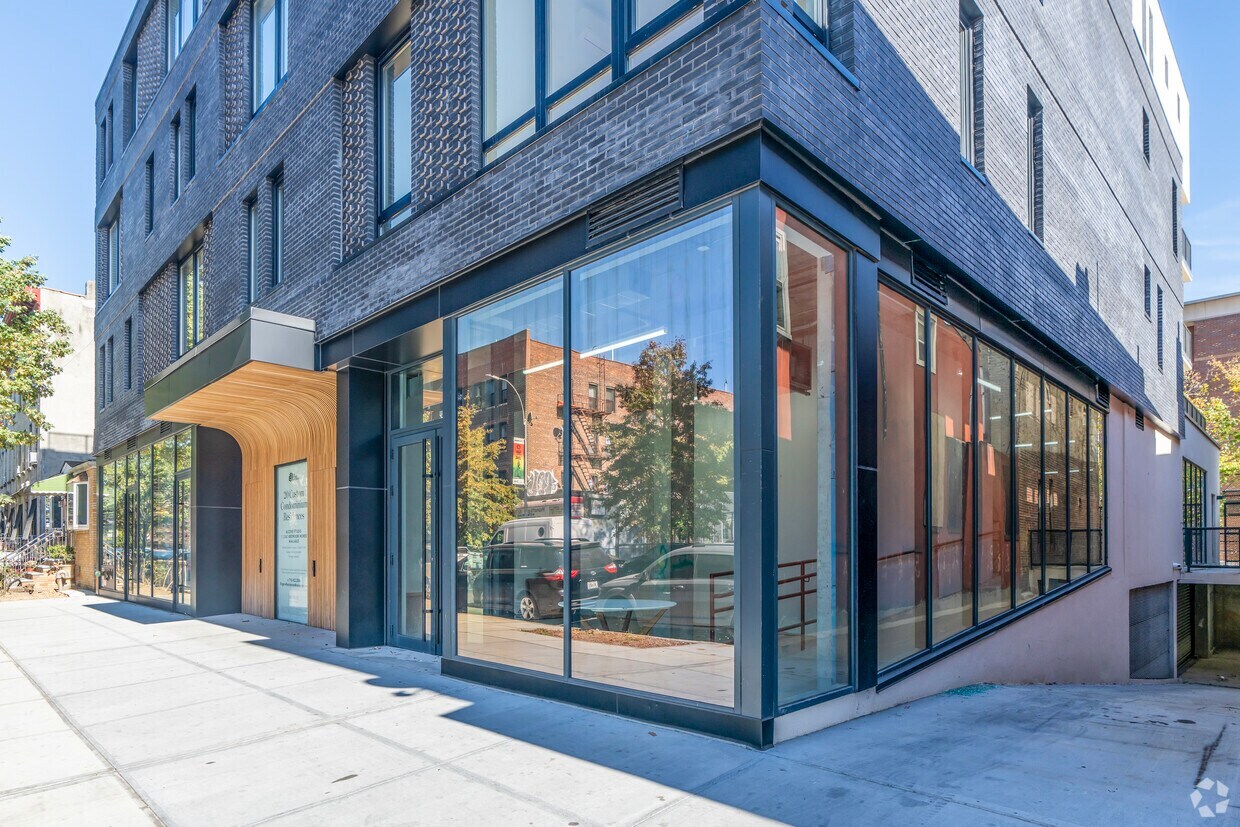 625 Rogers Ave, Brooklyn, NY 11225 - Lot 2 - - Photo intérieure - Image 1 of 2