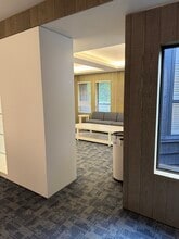 57 N Middletown Rd, Nanuet, NY à louer Photo intérieure– Image 2 sur 24
