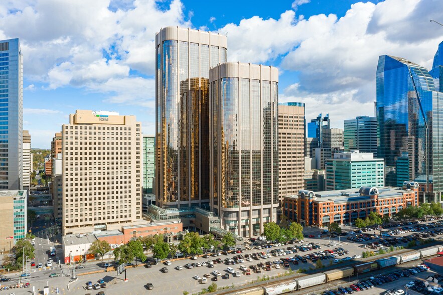 700 9th Ave SW, Calgary, AB à louer - Photo de l’immeuble – Image 3 sur 16