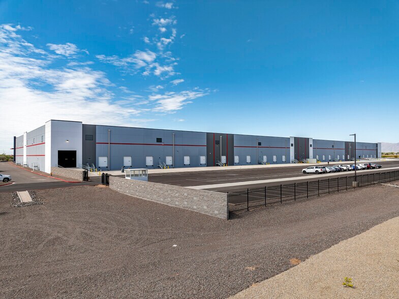 13400 W Cactus Rd, Surprise, AZ à vendre - Photo de l’immeuble – Image 3 sur 11