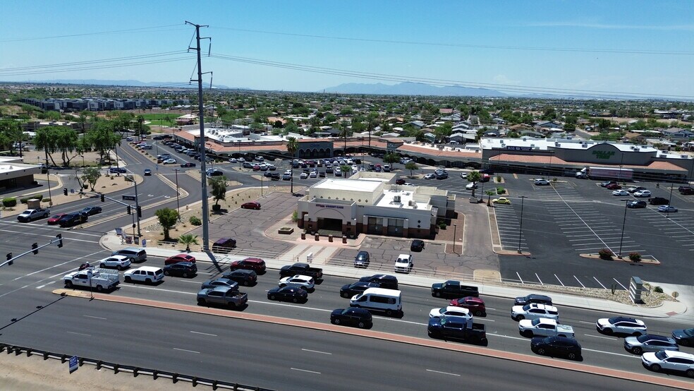 12775 W Bell Rd, Surprise, AZ à louer - Photo de l’immeuble – Image 3 sur 7