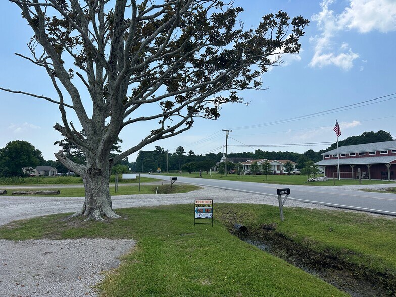 2142 Live Oak St, Beaufort, NC à louer - Photo de l’immeuble – Image 2 sur 11