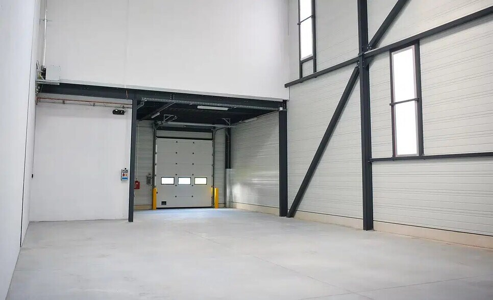 16 Rue Ampère, Pontoise à louer - Photo de l’immeuble – Image 3 sur 5