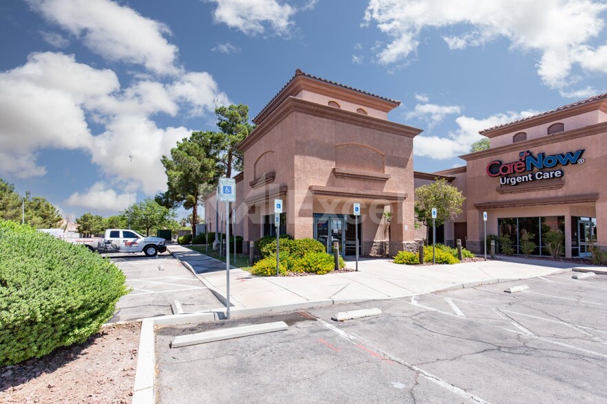 2202 W Craig Rd, North Las Vegas, NV à louer - Photo de l’immeuble – Image 1 sur 6