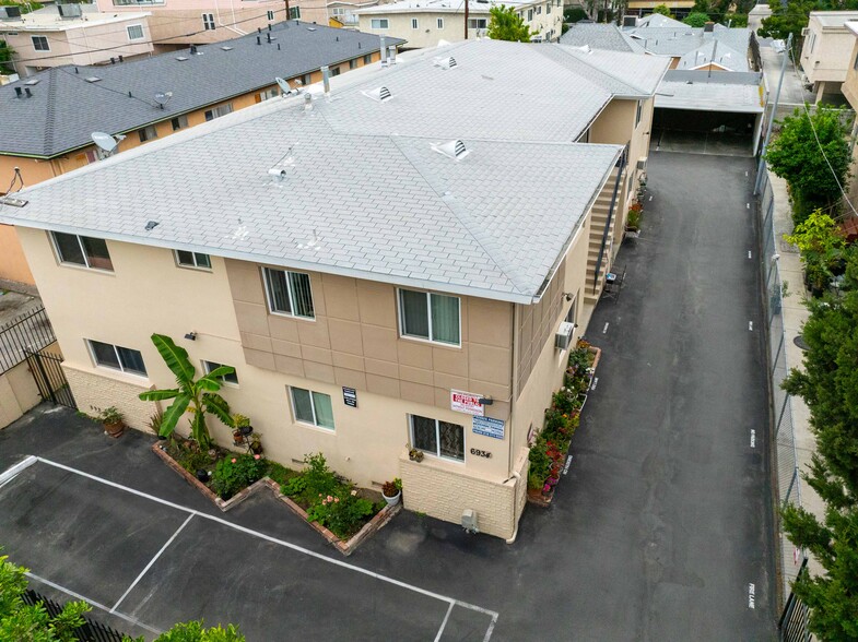 6934 Hinds Ave, North Hollywood, CA à vendre - Photo de l’immeuble – Image 3 sur 15