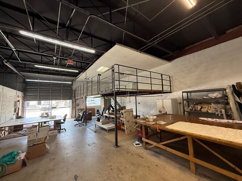 1053 E 14th St, Hialeah, FL à louer - Photo de l’immeuble – Image 3 sur 9