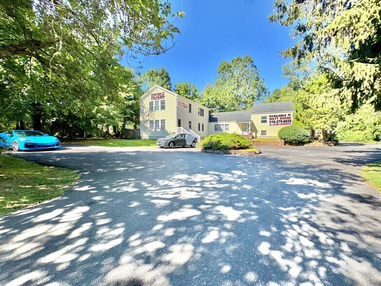 329 Deer Park Rd, Dix Hills, NY à vendre - Photo de l’immeuble – Image 1 sur 43
