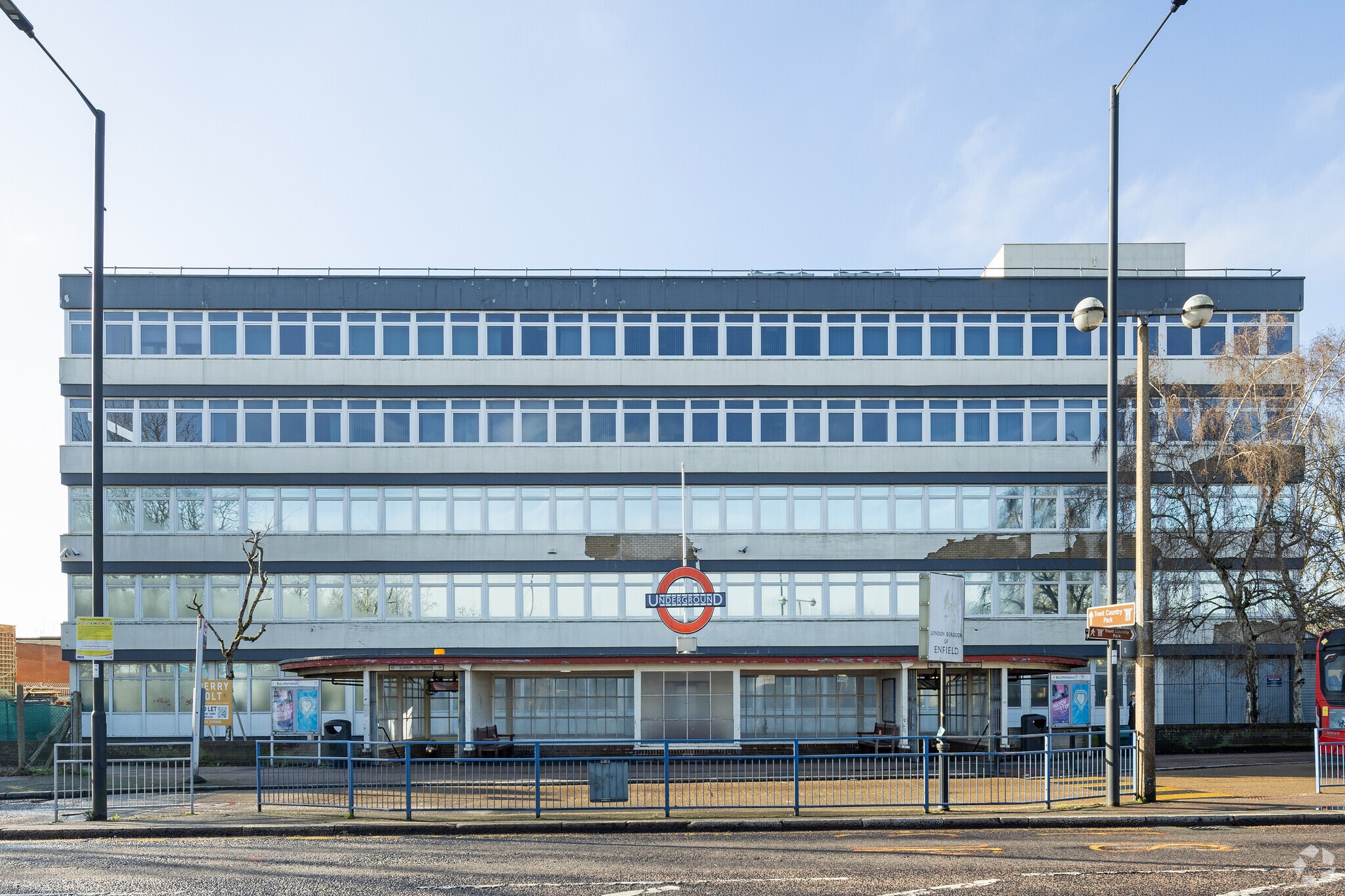 Chalk Ln, Barnet à vendre Photo principale– Image 1 sur 10