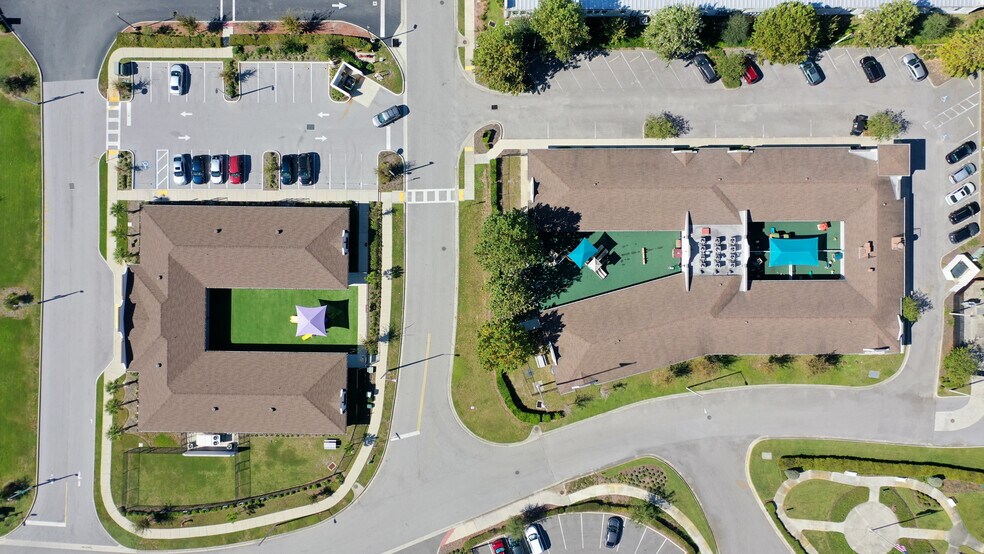 10911 Fox Wood Commerce Dr, New Port Richey, FL à vendre - Photo de l’immeuble – Image 3 sur 11
