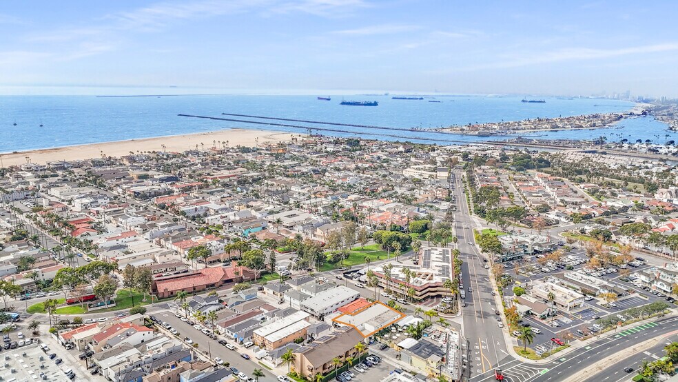 320 7th St, Seal Beach, CA à vendre - Photo de l’immeuble – Image 2 sur 7