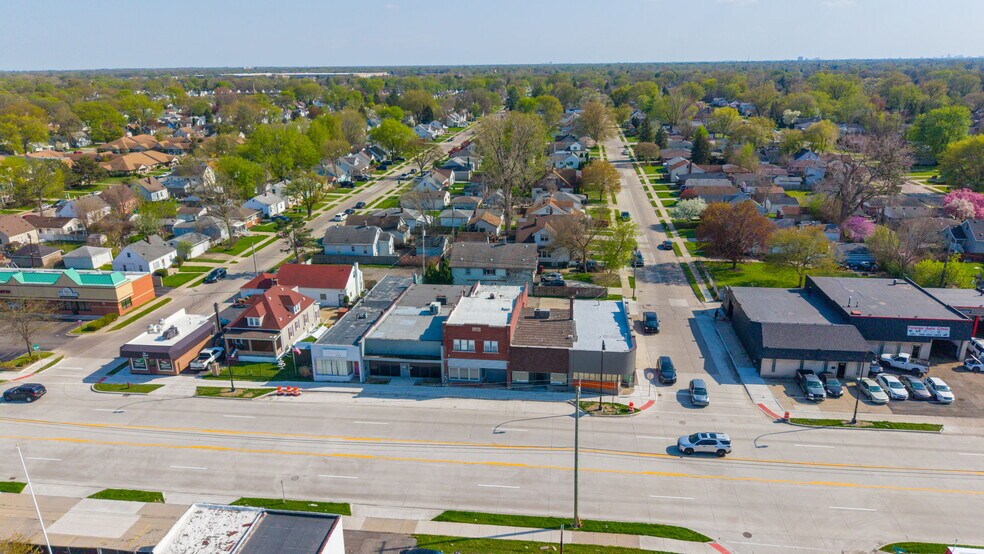 16906 E Nine Mile Rd, Eastpointe, MI à vendre - Photo de l’immeuble – Image 3 sur 22