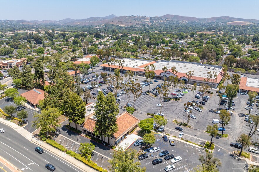 1440 N Moorpark Rd, Thousand Oaks, CA à vendre - Aérien – Image 3 sur 4