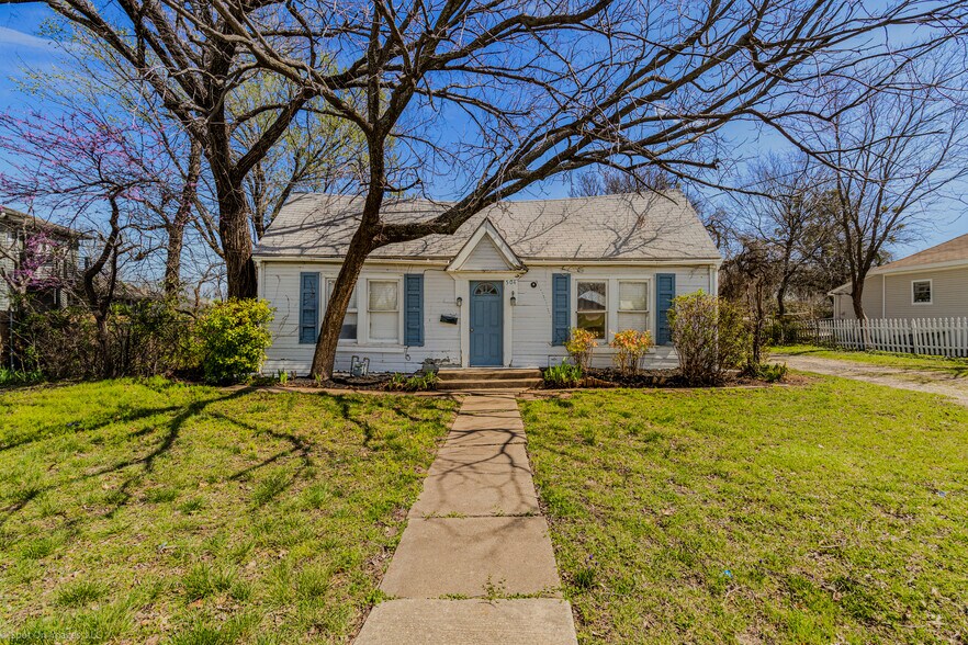 504 N Goliad St, Rockwall, TX à vendre - Photo de l’immeuble – Image 1 sur 7