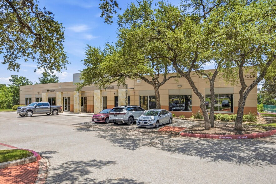 300 E Sonterra Blvd, San Antonio, TX à louer - Photo de l’immeuble – Image 2 sur 7