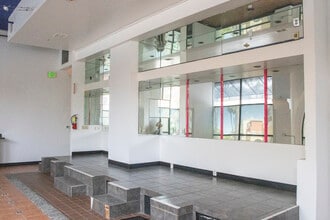 3301-3311 E 12th St, Oakland, CA à louer Photo intérieure– Image 2 sur 12