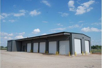 Plus de détails pour 371 Corgey Rd, Pleasanton, TX - Industriel/Logistique à louer