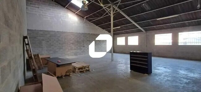 Plus de détails pour Local d'activités à louer