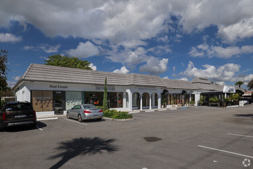 5701 N Federal Hwy, Boca Raton, FL à louer - Photo principale – Image 2 sur 3