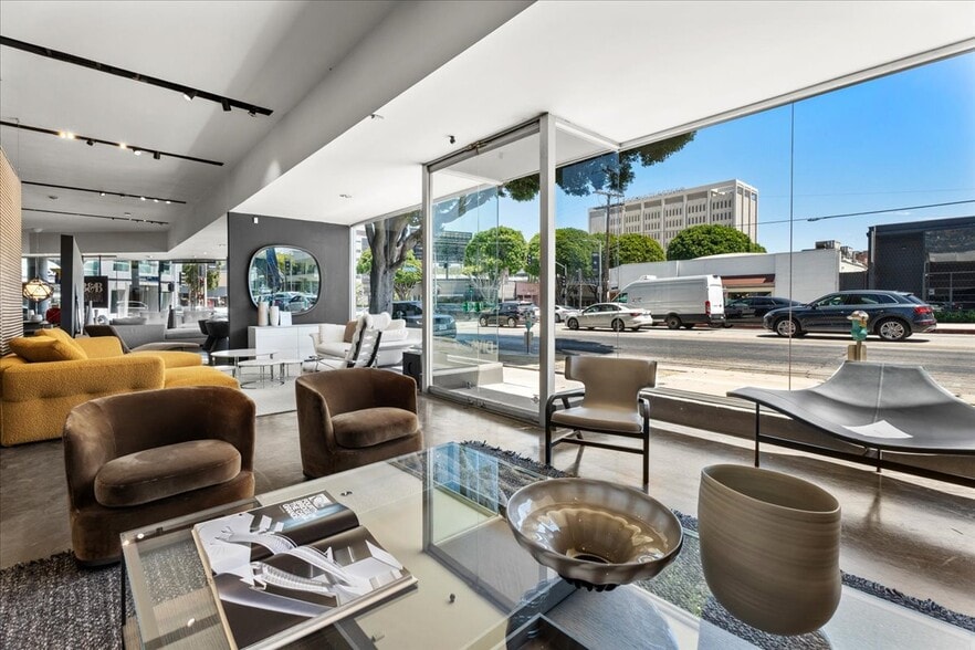 8801 Beverly Blvd, Los Angeles, CA à louer - Photo de l’immeuble – Image 2 sur 7
