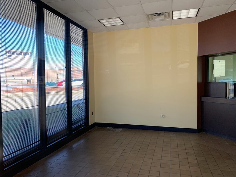 325 Washington St, Paducah, KY à louer - Photo intérieure – Image 3 sur 37