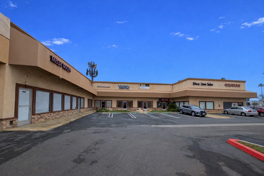 5058-5966 Warner Ave, Huntington Beach, CA à louer - Photo de l’immeuble – Image 2 sur 8