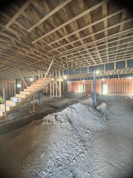 255 Cape Hwy, East Taunton, MA à louer - Photo intérieure – Image 3 sur 4