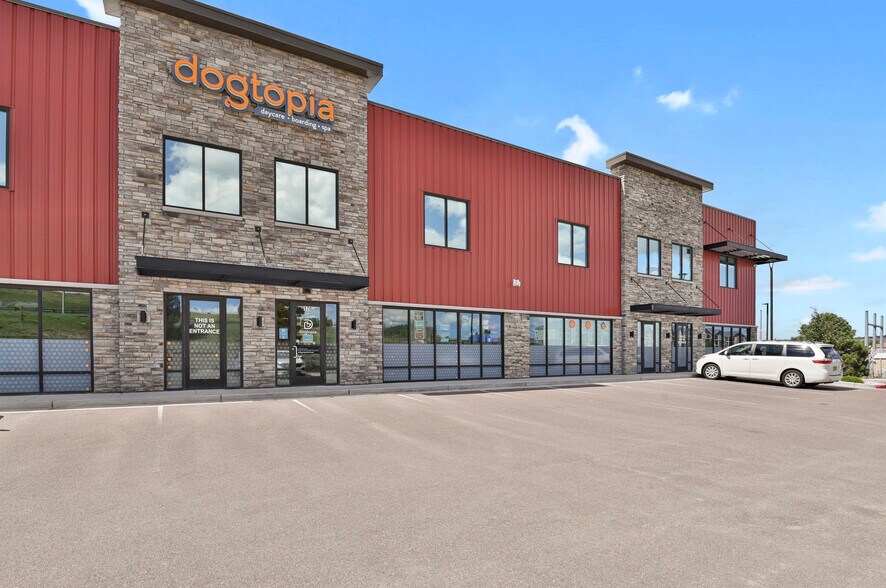 5770 E Woodmen Rd, Colorado Springs, CO à vendre - Photo de l’immeuble – Image 2 sur 4
